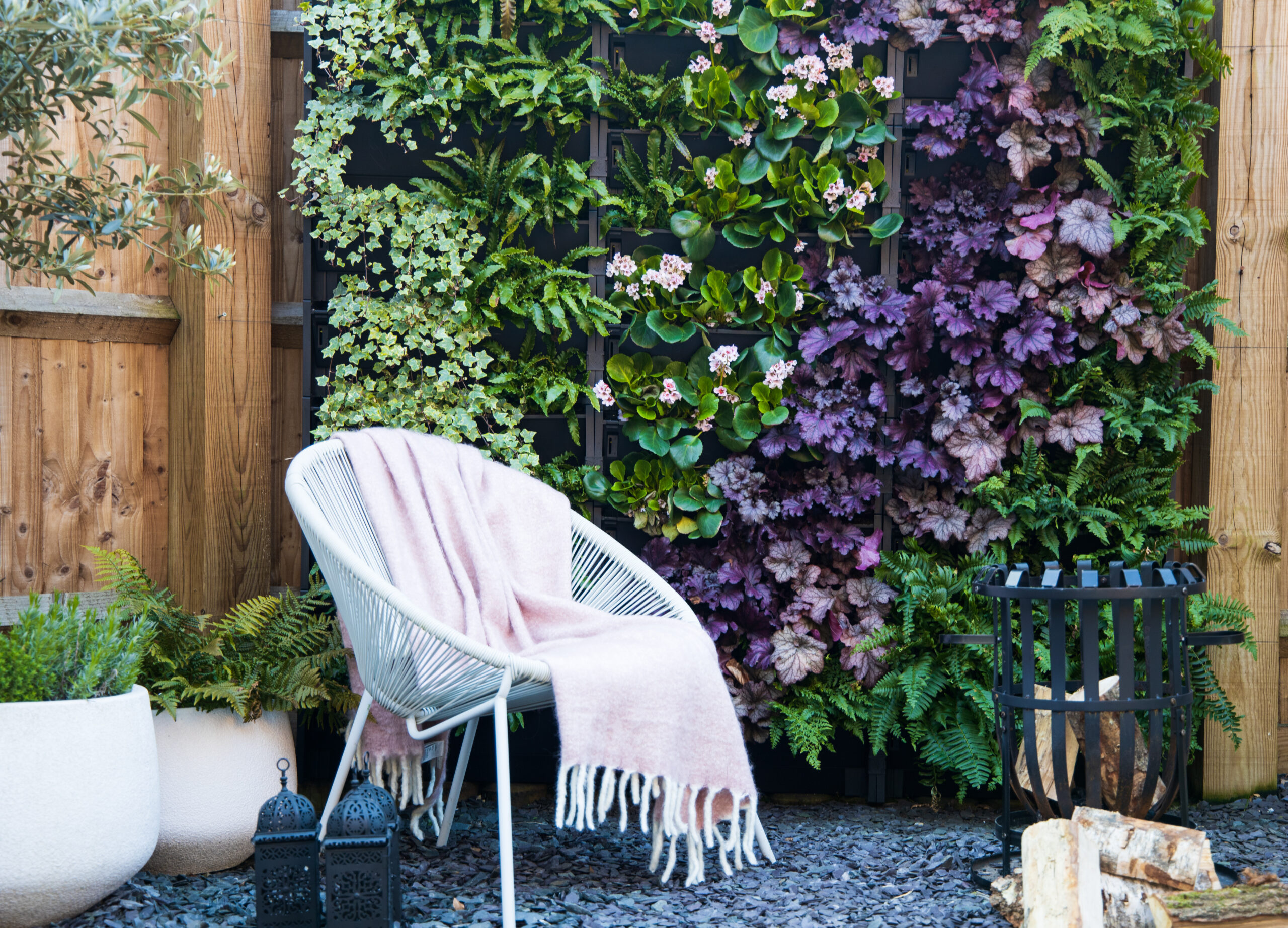 living walls for winter - you can snuggle by your living wall with a hot drink and a blanket just as well as enjoying it in the summer, since Rosewood green walls are designed to look great all year round.